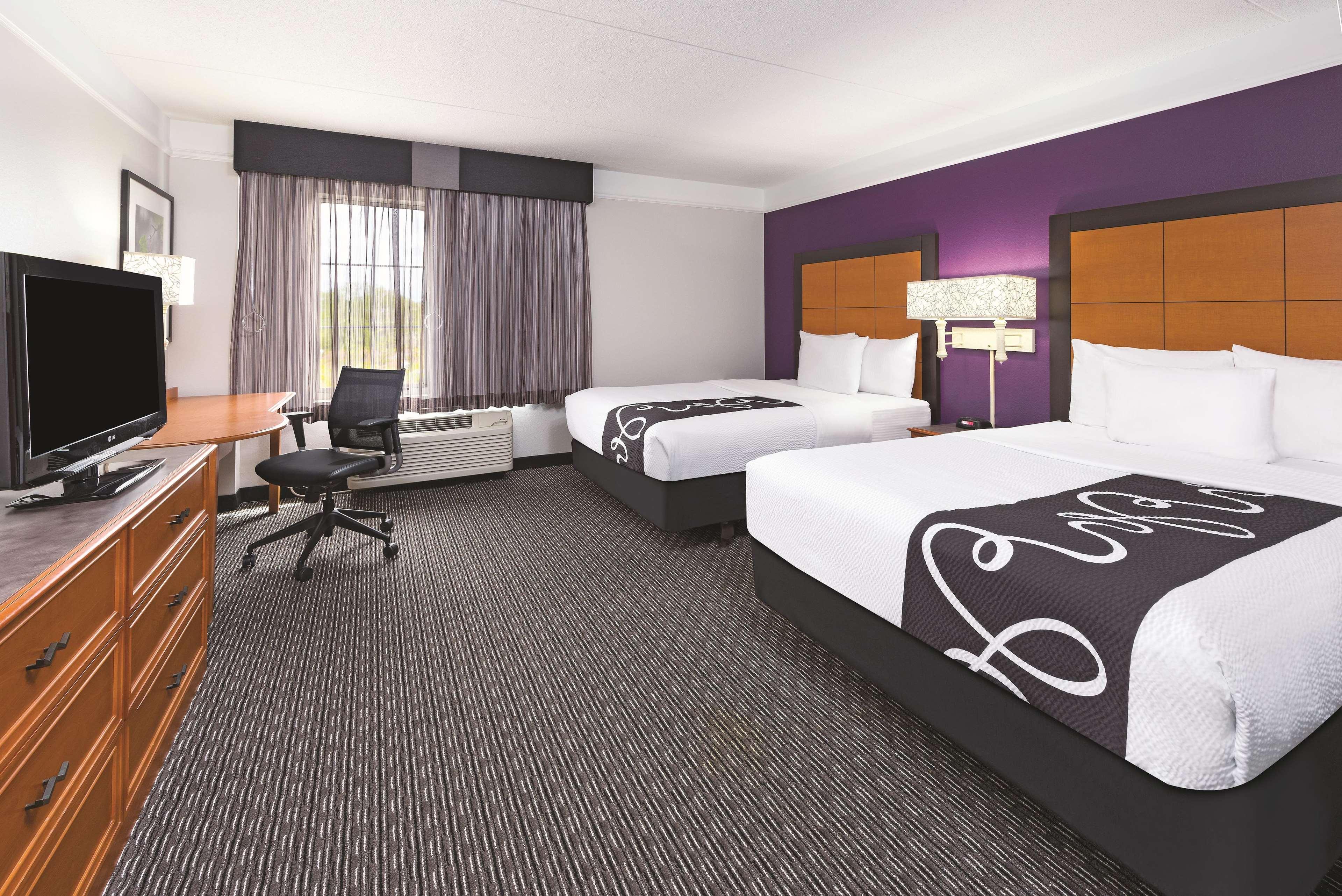 La Quinta By Wyndham St. Louis Westport Hotel Maryland Heights Exterior photo