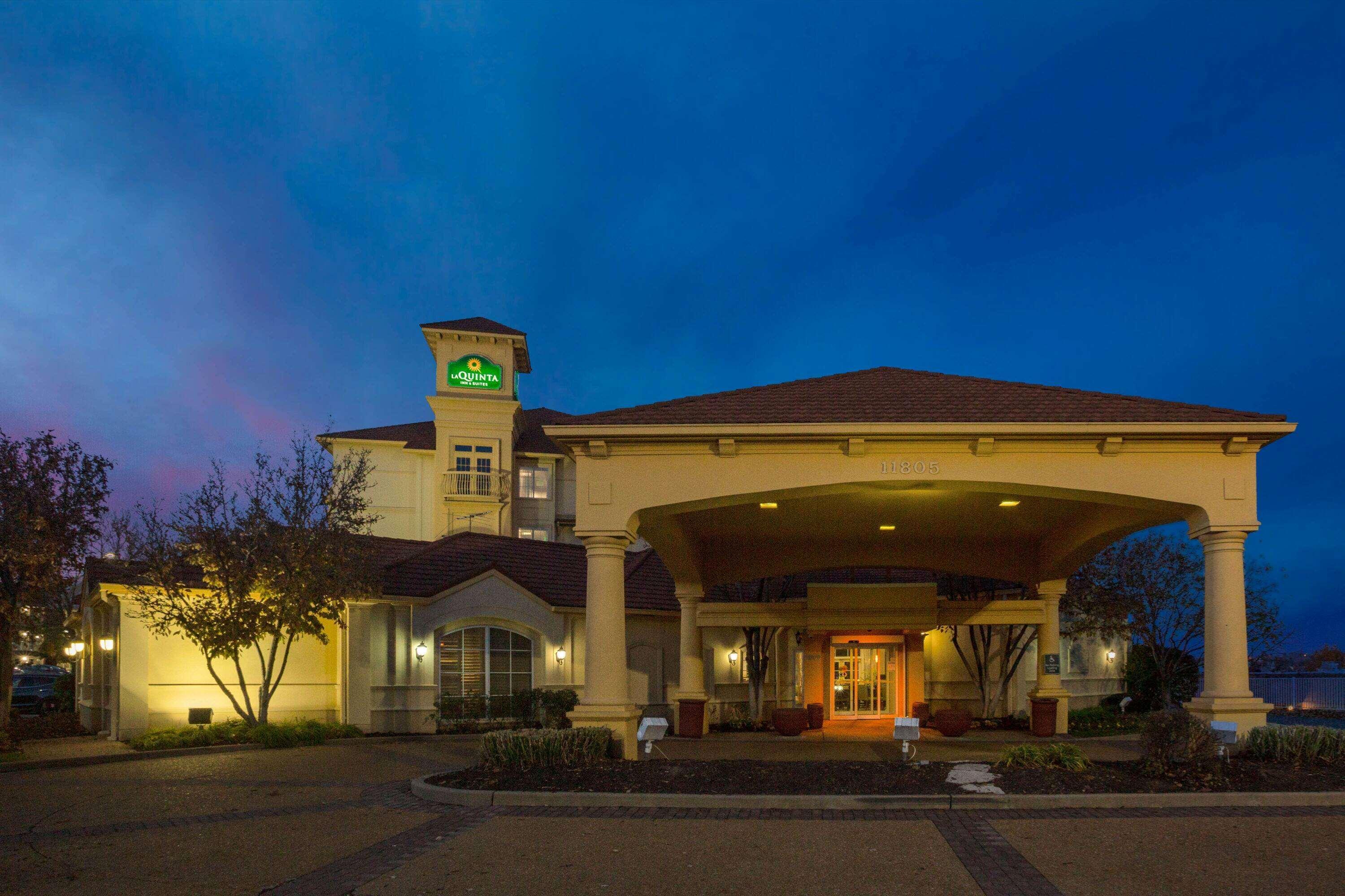 La Quinta By Wyndham St. Louis Westport Hotel Maryland Heights Exterior photo