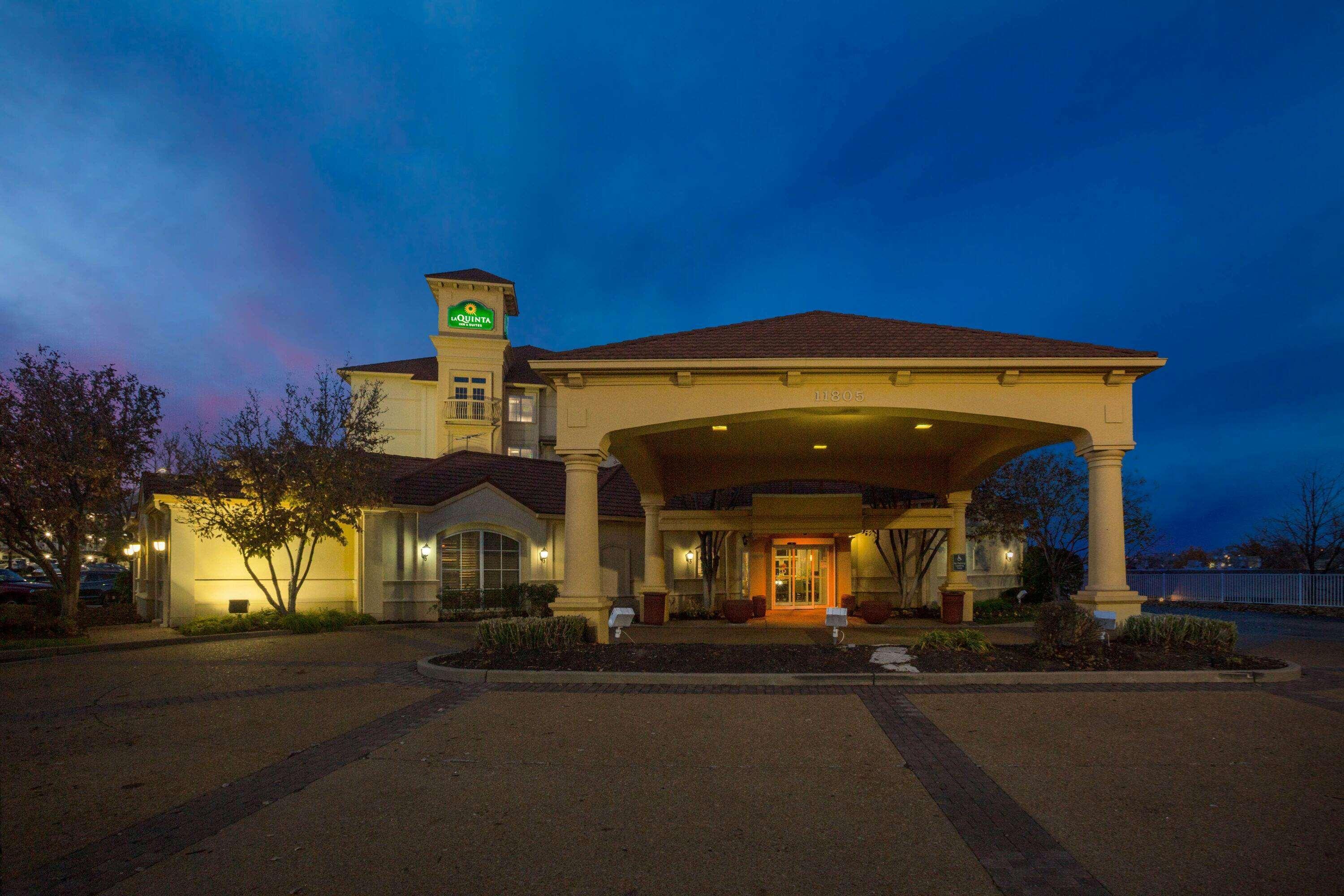 La Quinta By Wyndham St. Louis Westport Hotel Maryland Heights Exterior photo