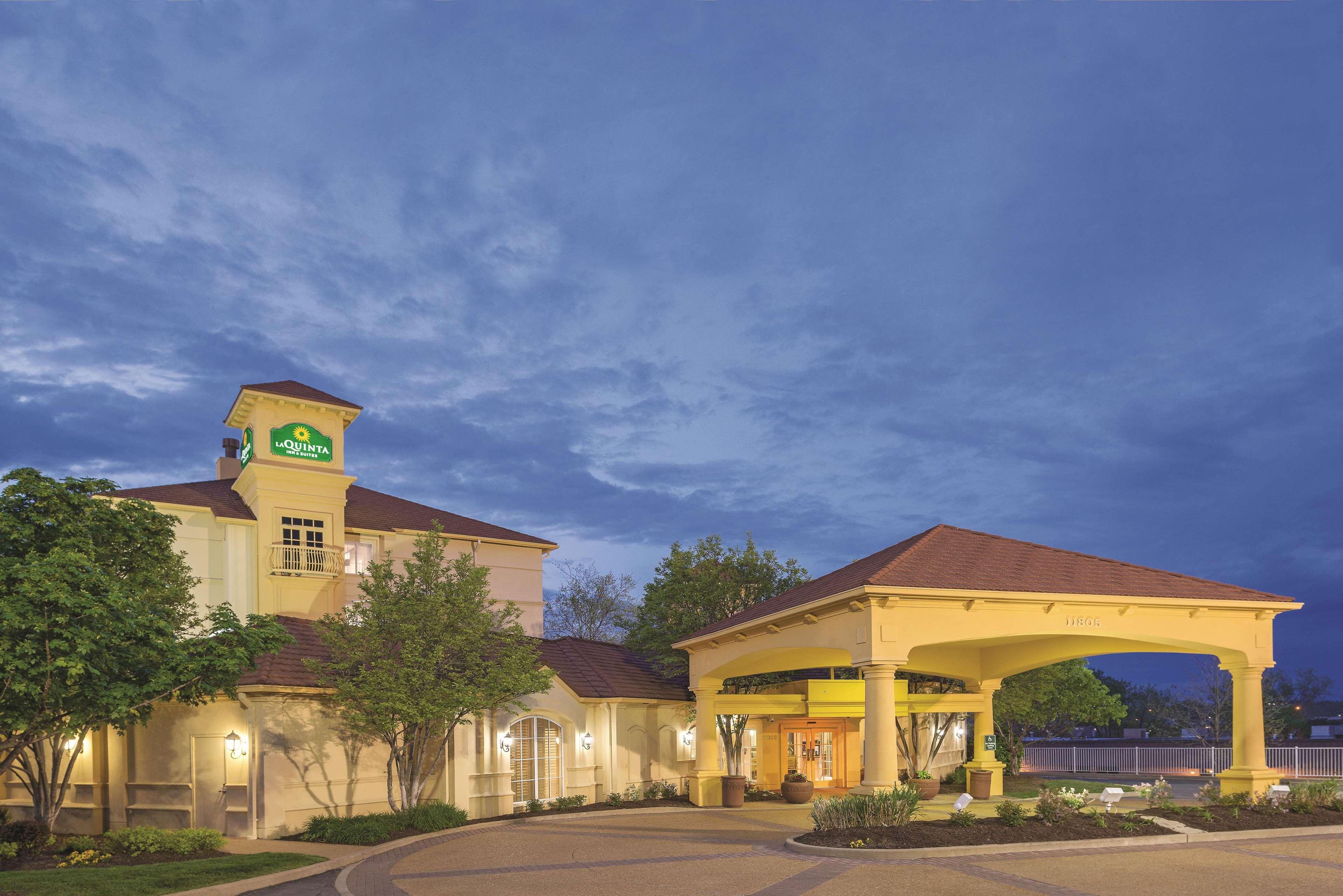 La Quinta By Wyndham St. Louis Westport Hotel Maryland Heights Exterior photo