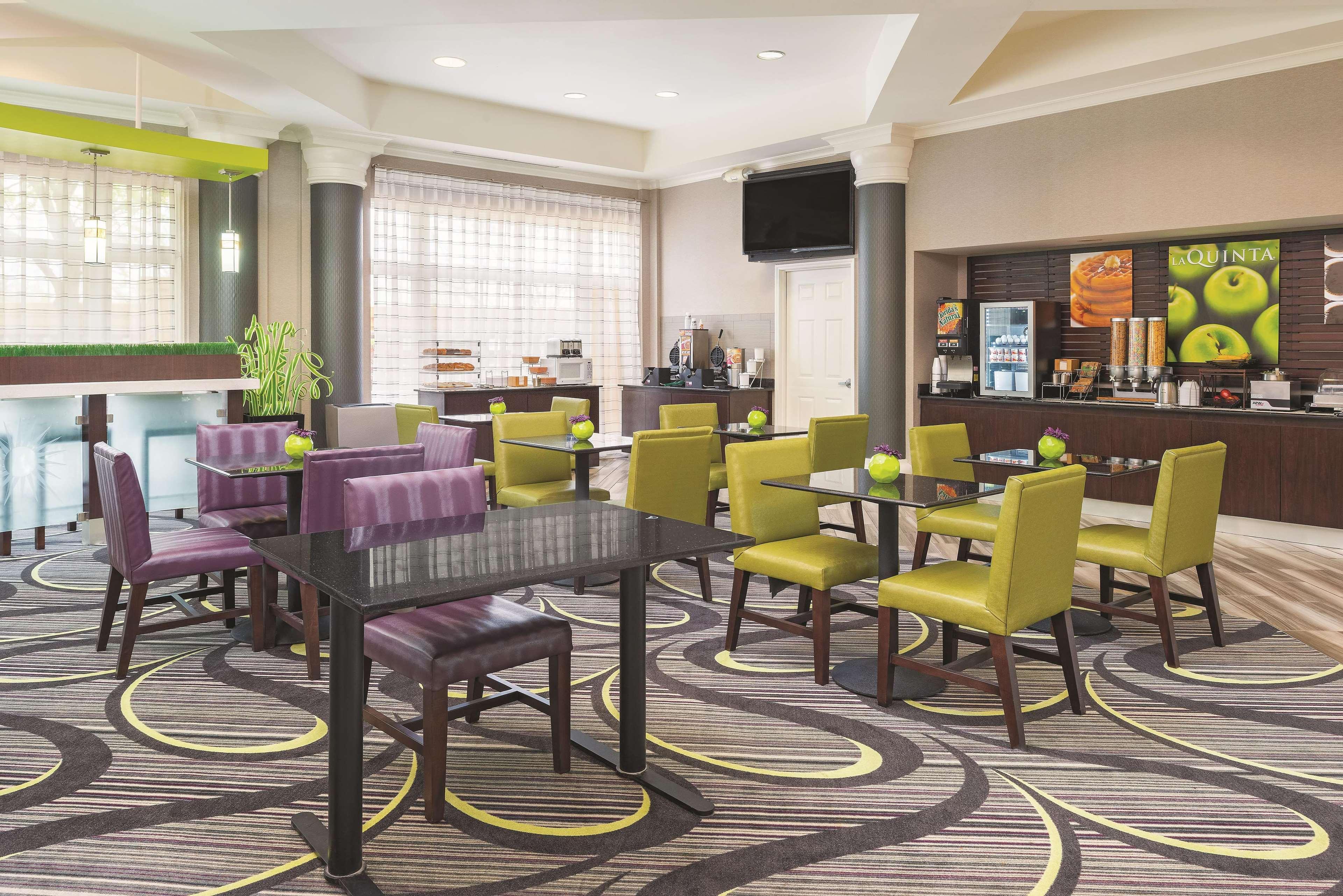 La Quinta By Wyndham St. Louis Westport Hotel Maryland Heights Exterior photo