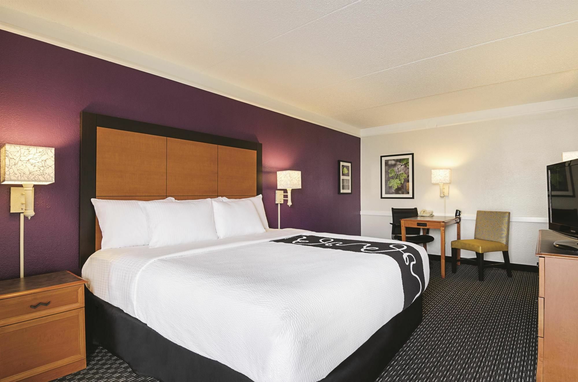 La Quinta By Wyndham St. Louis Westport Hotel Maryland Heights Exterior photo
