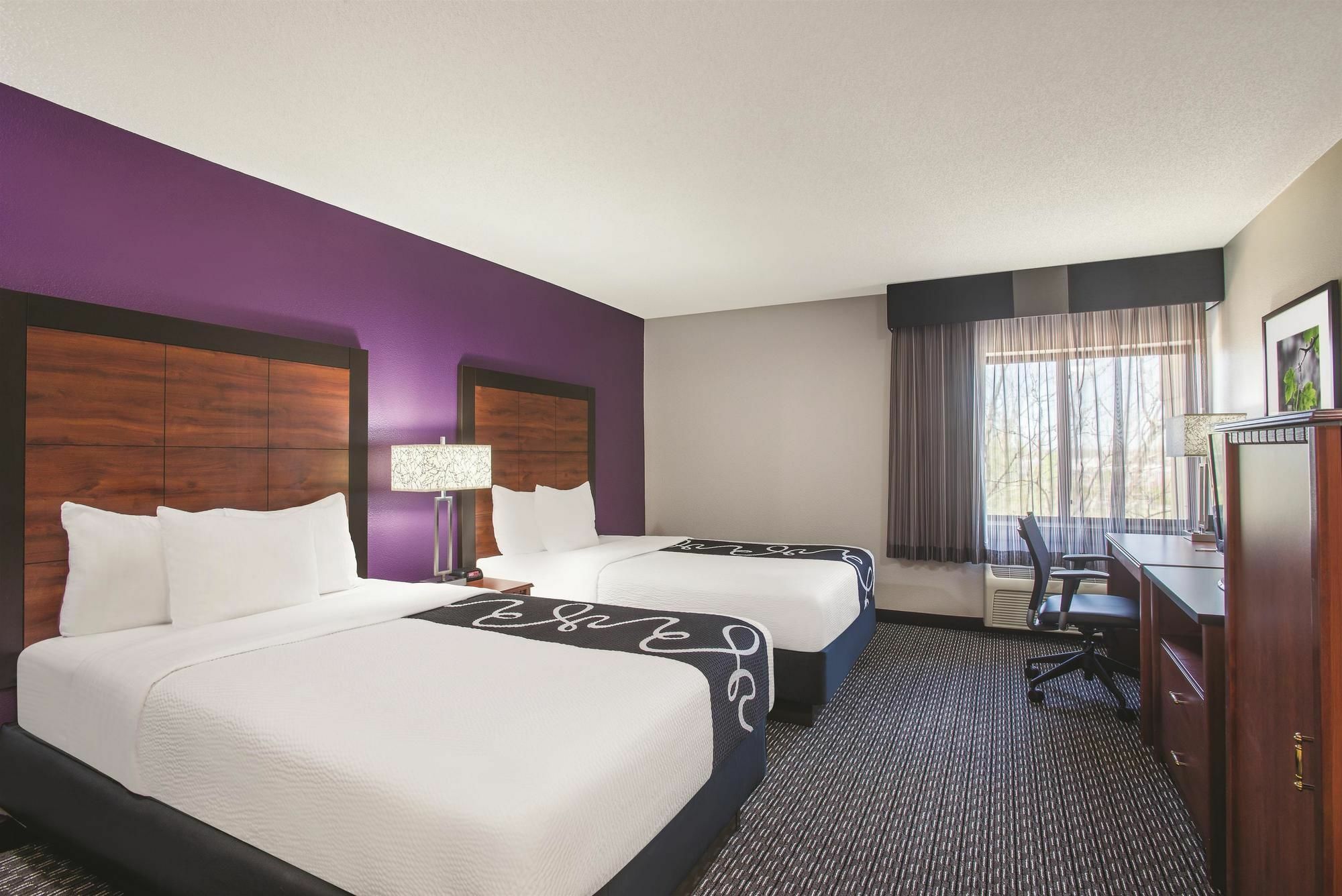 La Quinta By Wyndham St. Louis Westport Hotel Maryland Heights Exterior photo