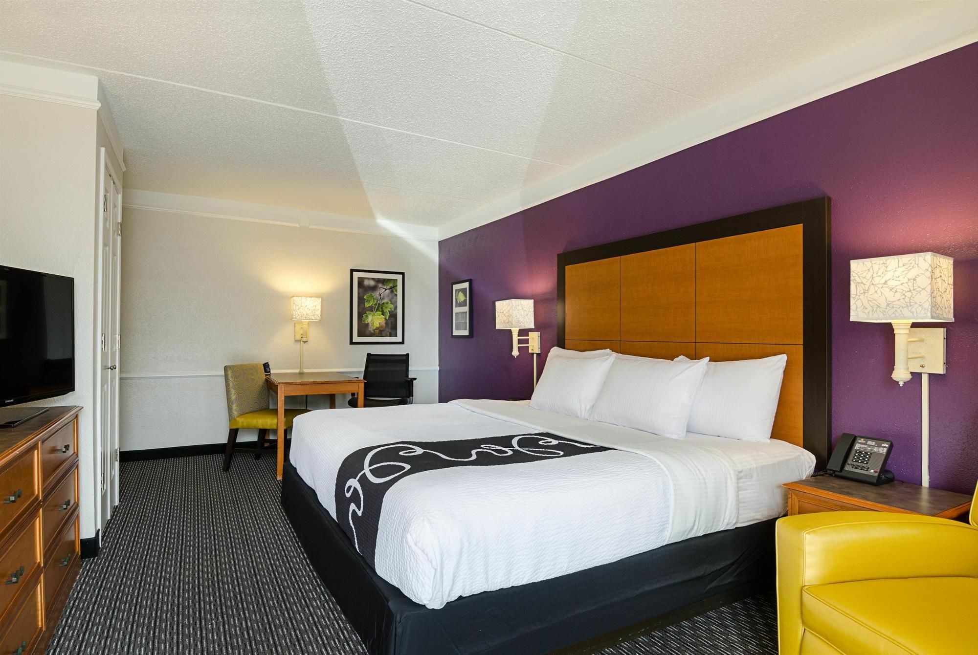 La Quinta By Wyndham St. Louis Westport Hotel Maryland Heights Exterior photo